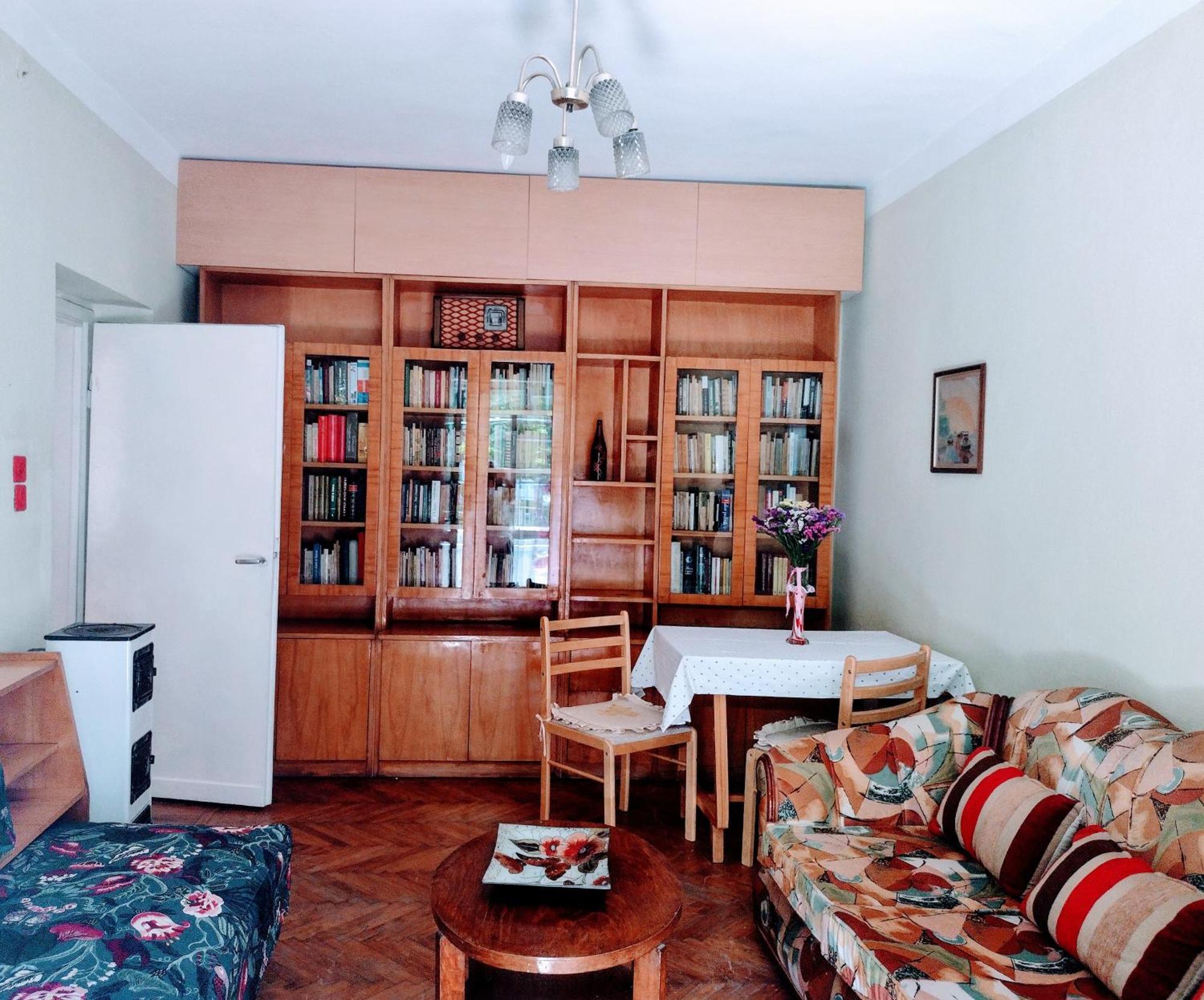 Era Echoes - Preserved Historical Apartment Tirana Zewnętrze zdjęcie