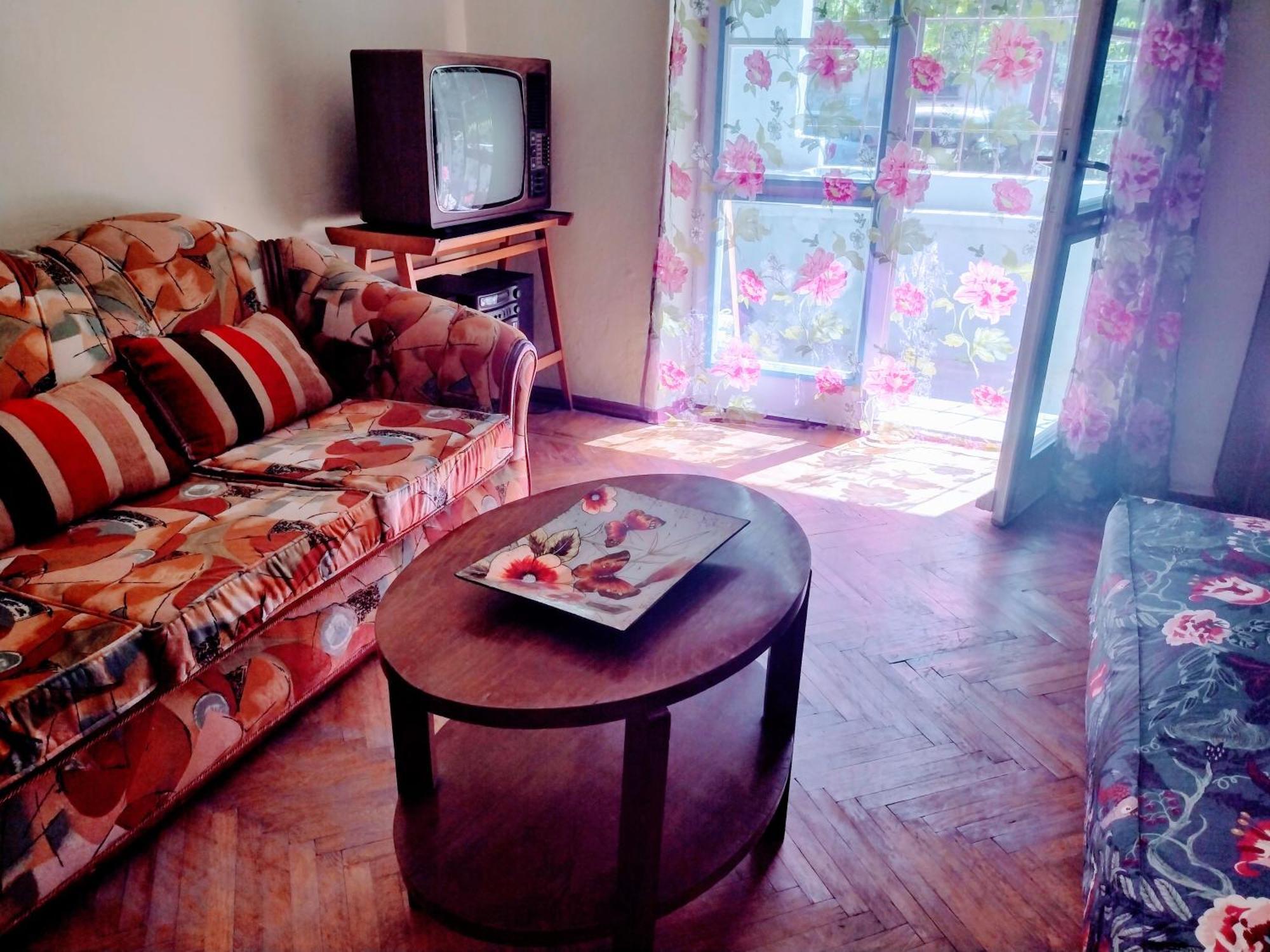 Era Echoes - Preserved Historical Apartment Tirana Zewnętrze zdjęcie